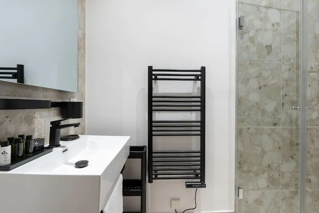 Pristine 1Br Suite, Quick To City By Hm Wenen