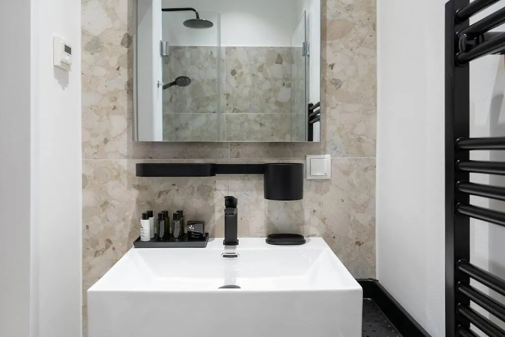 Pristine 1Br Suite, Quick To City By Hm Wenen 0*,