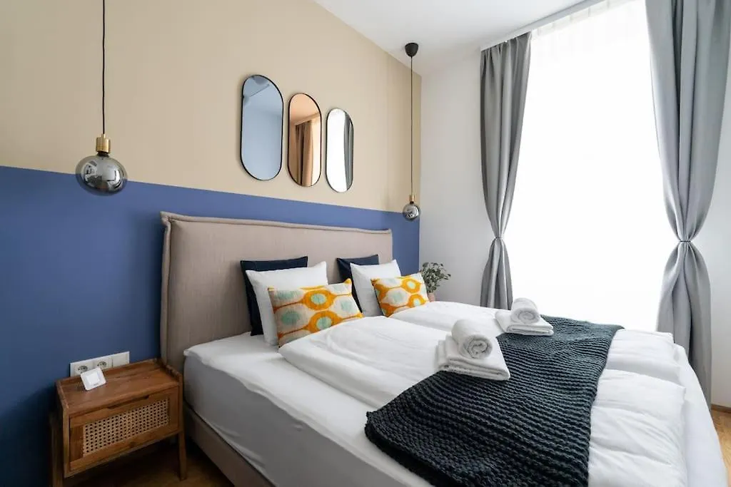 Pristine 1Br Suite, Quick To City By Hm Wenen Appartement